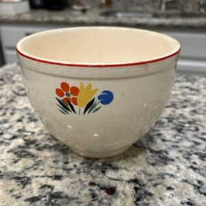 Vintage universal medium floral mixing orange & beige 5” tall x 6” wide